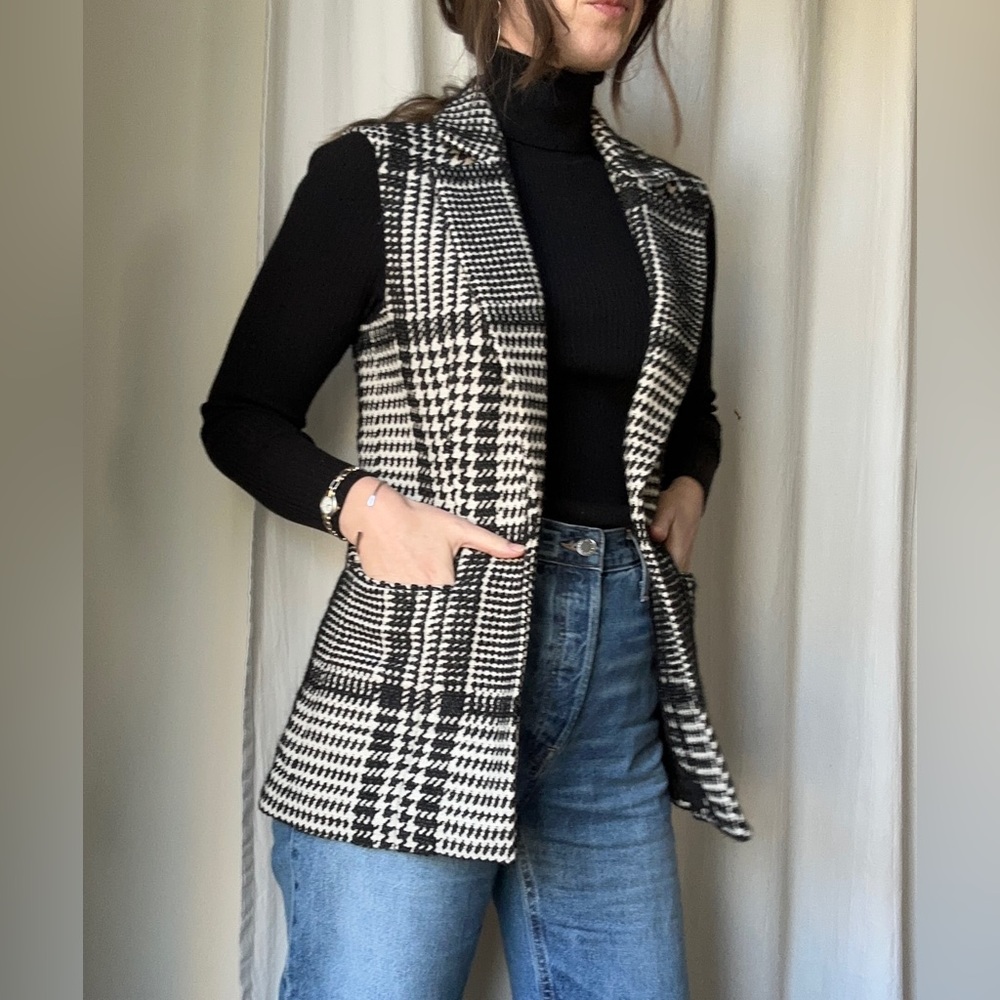 Houndstooth Print Vest - Picture 8 of 9
